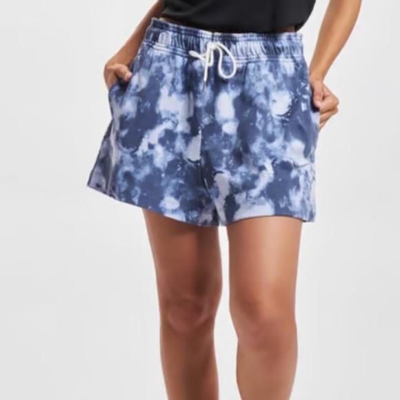 Tie Dye Blue and White Short Women Plus Size 3X - Picture 11 of 11